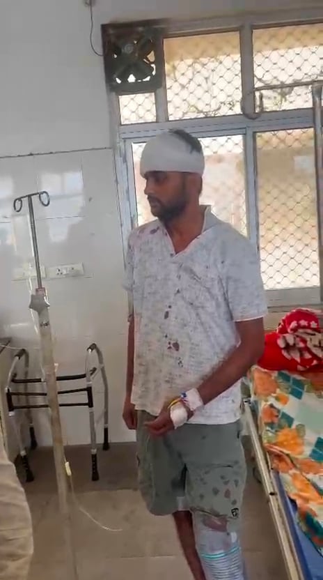  राजकीय मेडिकल कॉलेज के वार्ड 16 में आक्रोशित स्टाफ। स्रोत वीडियो ग्रैब