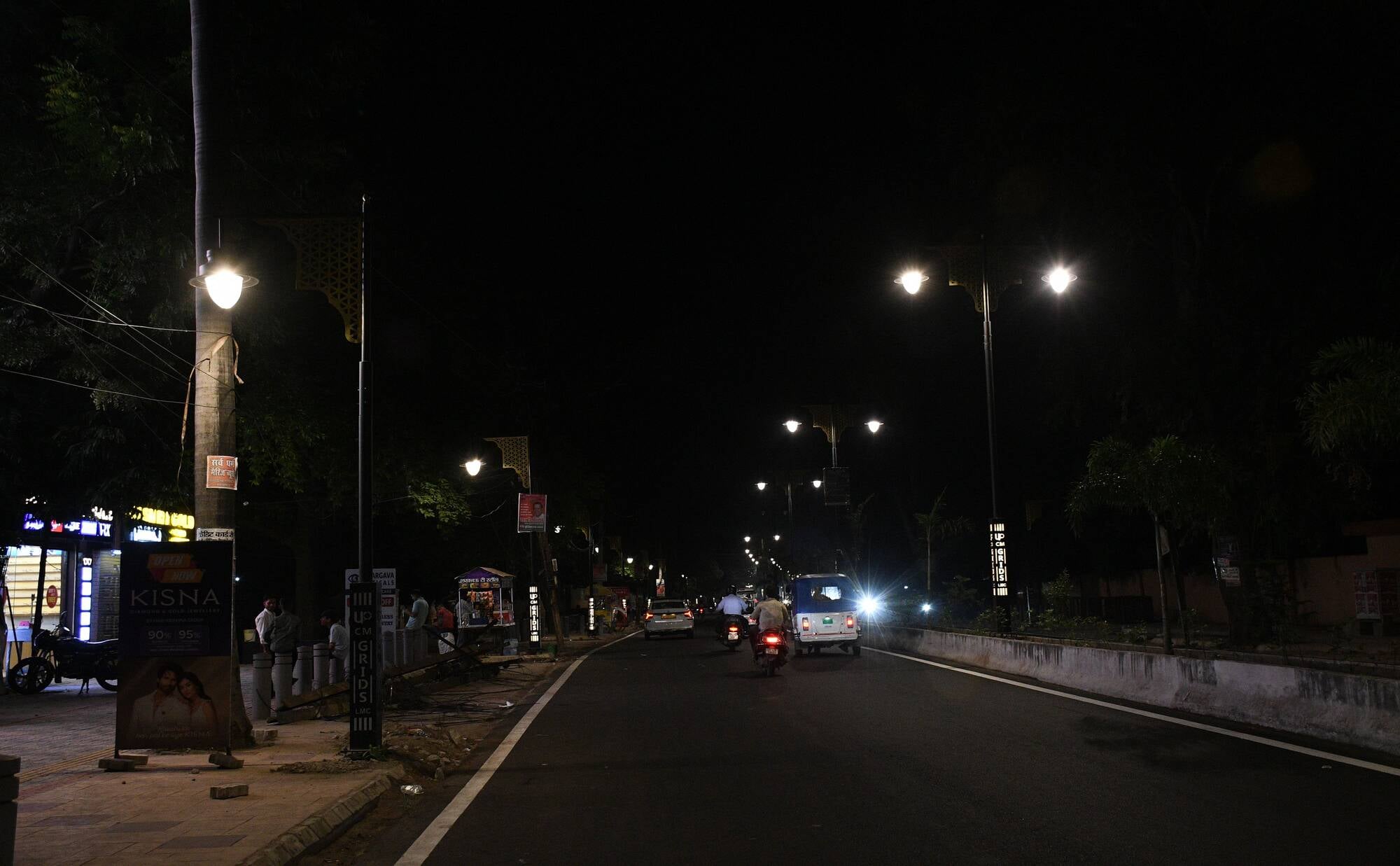 सीएम ग्रिड से चमका मंदिर मार्ग।