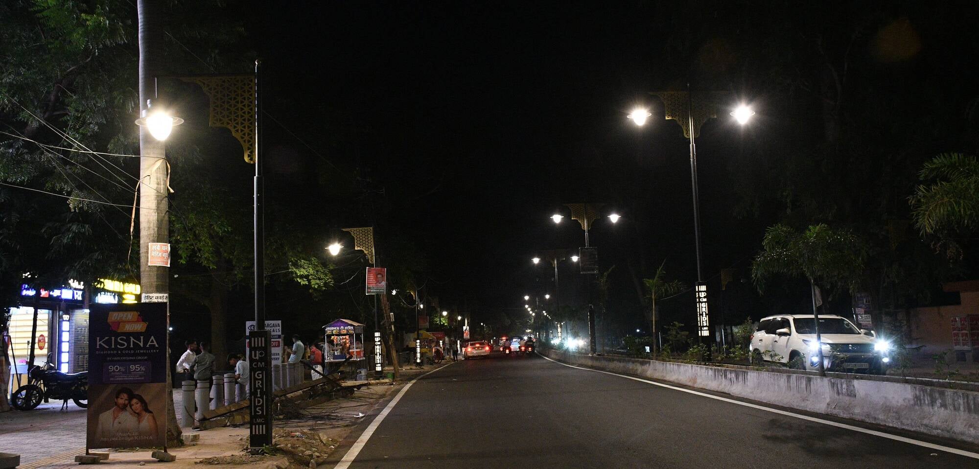 सीएम ग्रिड से चमका मंदिर मार्ग।