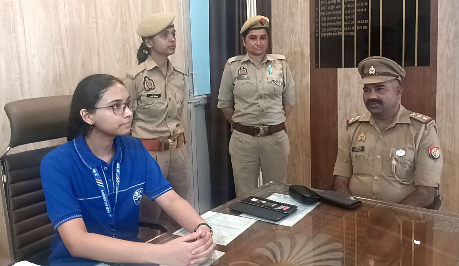 साउथ जोन में 12 छात्राओं ने एक दिन संभाली पुलिस अधिकारियों की जिम्मेदारी। साउथ जोन में 12 छात्राओं ने एक दिन संभाली पुलिस अधिकारियों की जिम्मेदारी।