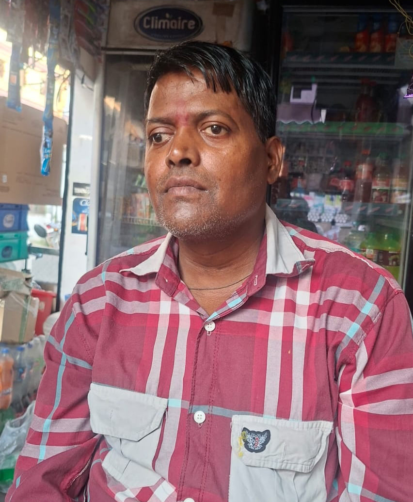 अंबाला सिटी में बस अड्डा के सामने कपड़ा मार्केट के बाजार में ई रिक्शा के कारण लगा जाम। संवाद