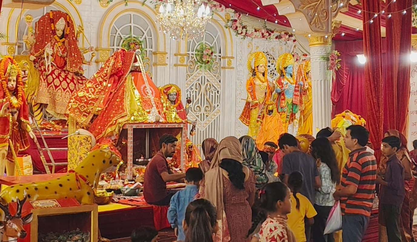 चौहनापुर में राम बरात में देवस्वरूपों की झांकी। संवाद 