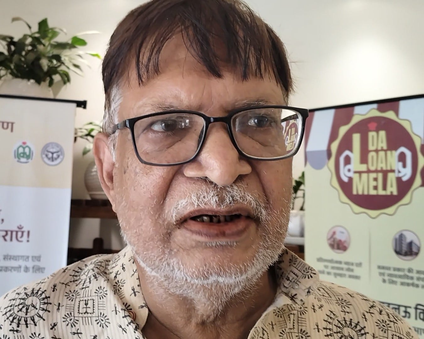 गोमतीनगर स्थित एलडीए कार्यालय में आयोजित जनता अदालत में लोगों की समस्या सुनते जॉइंट सेक्रेटरी गोमतीनगर स्थित एलडीए कार्यालय में आयोजित जनता अदालत में लोगों की समस्या सुनते जॉइंट सेक्रेटरी