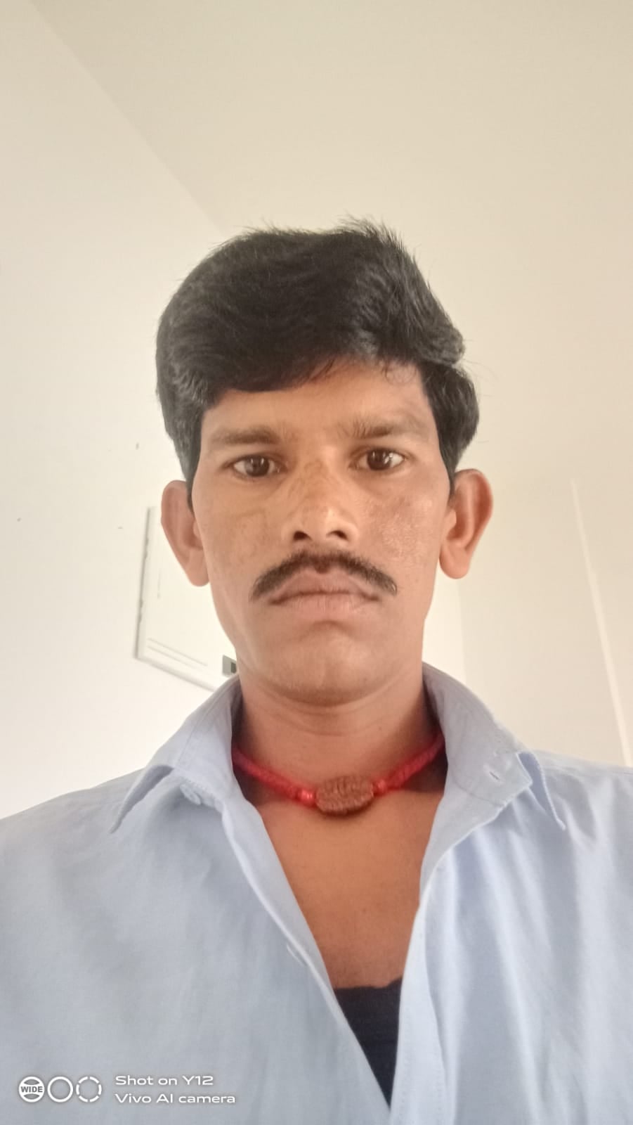 घटनास्थल का मुआयना करती पुलिस घटनास्थल का मुआयना करती पुलिस