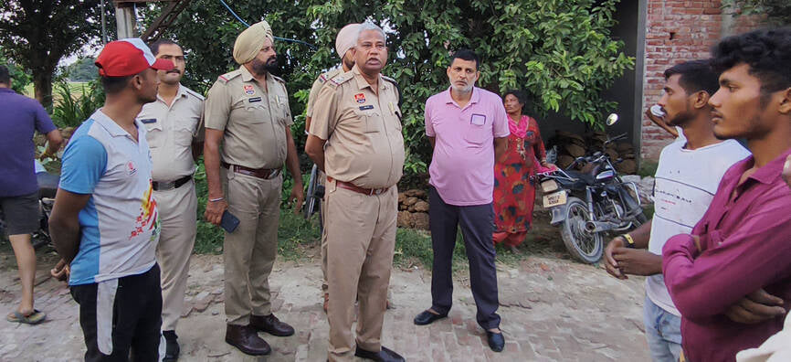 इंद्री फाजिलपुर गांव के खेत में पानी निकालने के लिए खोदे गए गड्डे में गिरकर एक बालक की मौत। स इंद्री फाजिलपुर गांव के खेत में पानी निकालने के लिए खोदे गए गड्डे में गिरकर एक बालक की मौत। स