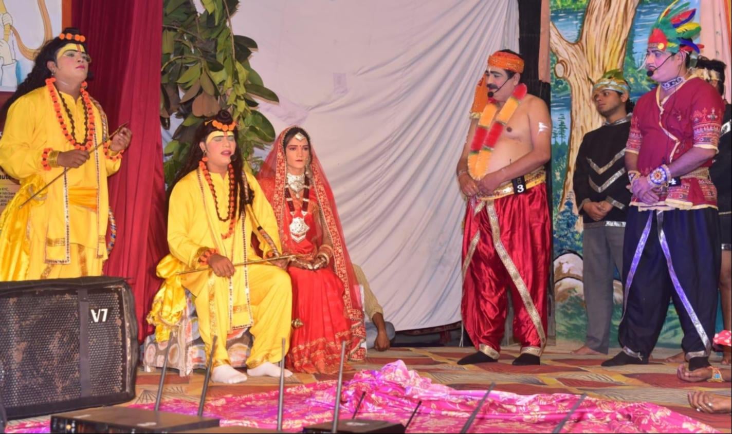 कैराना में गौशाला भवन में चल रही श्री राम लीला का दृश्य-आयोजक