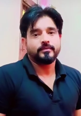 पुलिस में चयनित हुआ मटौरा निवासी हिमांशु यादव। (मवाना)