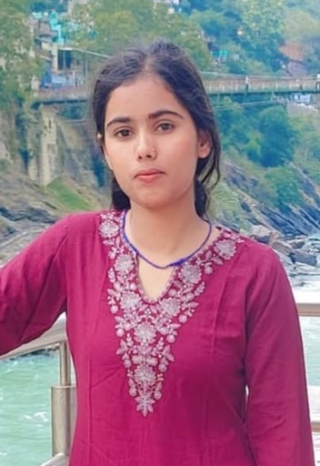 पुलिस में चयनित हुआ मटौरा निवासी हिमांशु यादव। (मवाना)