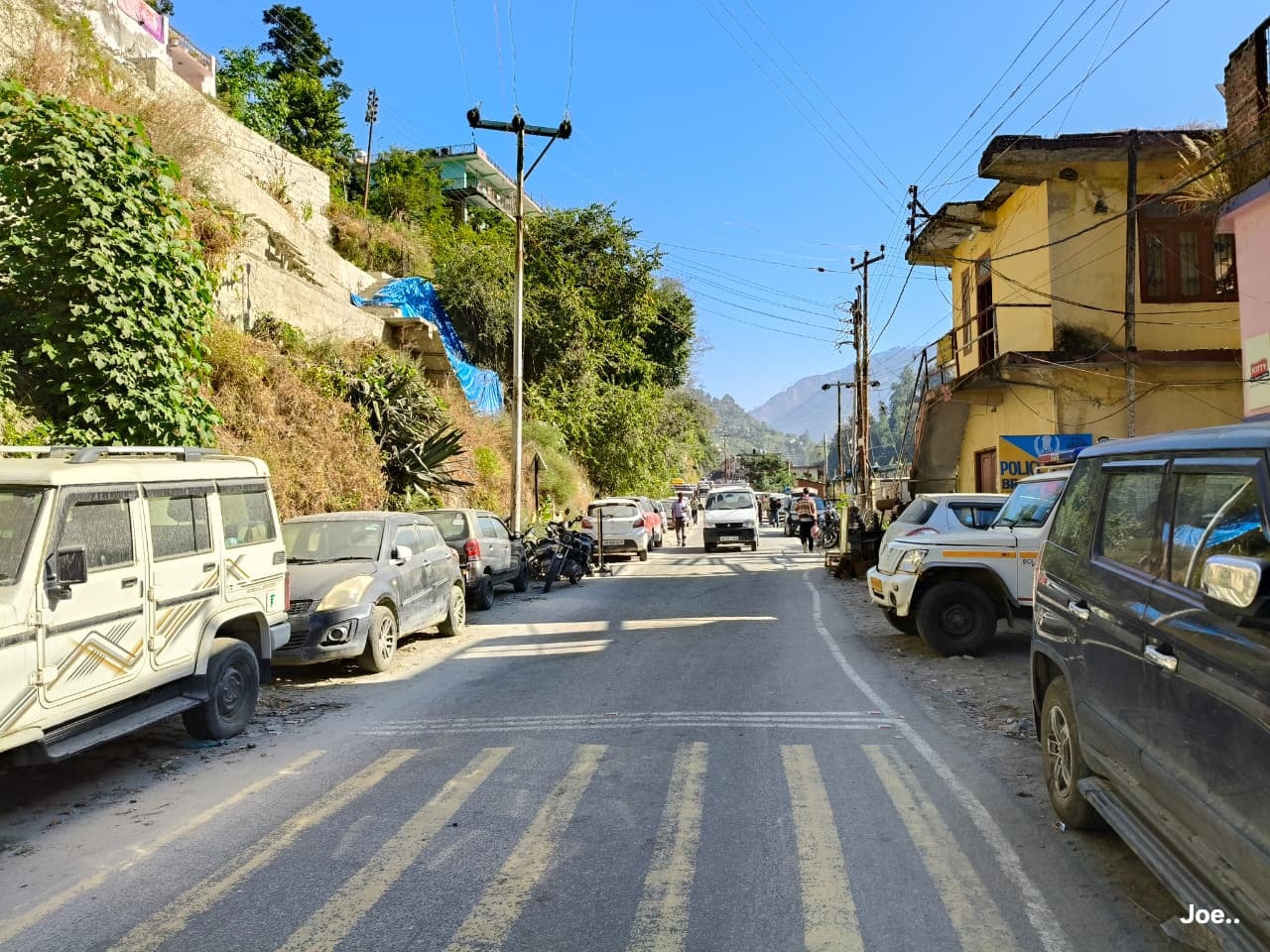 पार्किंग की समस्या से जूझ रहे जगातखाना में लवी मेले के दौरान बनी रहती है जाम की समस्या। संवाद