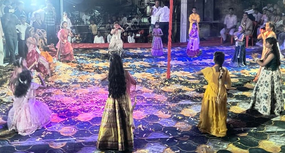 फोटो 16 एमएएचपी 20 परिचय-शहर के सुभाषनगर स्थित दुर्गा पंडाल में मां के विभिन्न स्वरूपों में सजी फोटो 16 एमएएचपी 20 परिचय-शहर के सुभाषनगर स्थित दुर्गा पंडाल में मां के विभिन्न स्वरूपों में सजी
