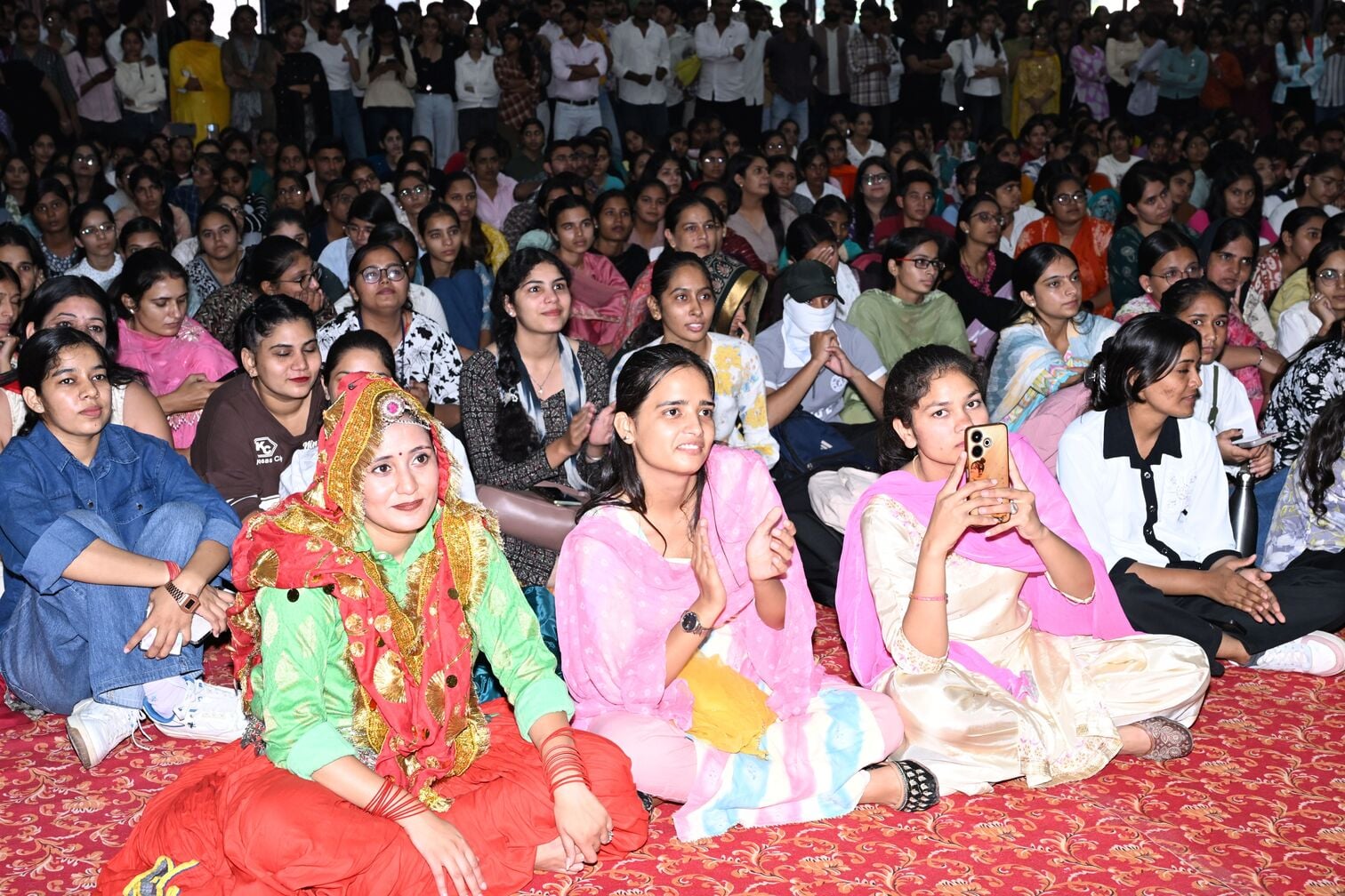 फोटो 16जेएनडी14-सीआरएसयू में आयोजित कार्यक्रम में प्रस्तुति देती छात्रा। स्रोत विवि फोटो 16जेएनडी14-सीआरएसयू में आयोजित कार्यक्रम में प्रस्तुति देती छात्रा। स्रोत विवि