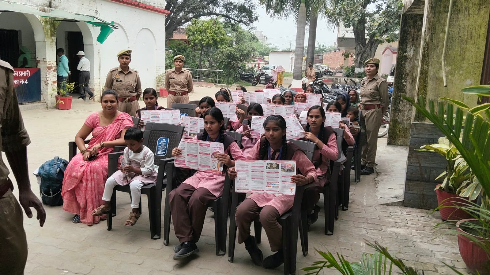 फोटो-22- विद्यालय में मार्शल आर्ट आ अभ्यास करती छात्राएं। स्रोत विभाग फोटो-22- विद्यालय में मार्शल आर्ट आ अभ्यास करती छात्राएं। स्रोत विभाग