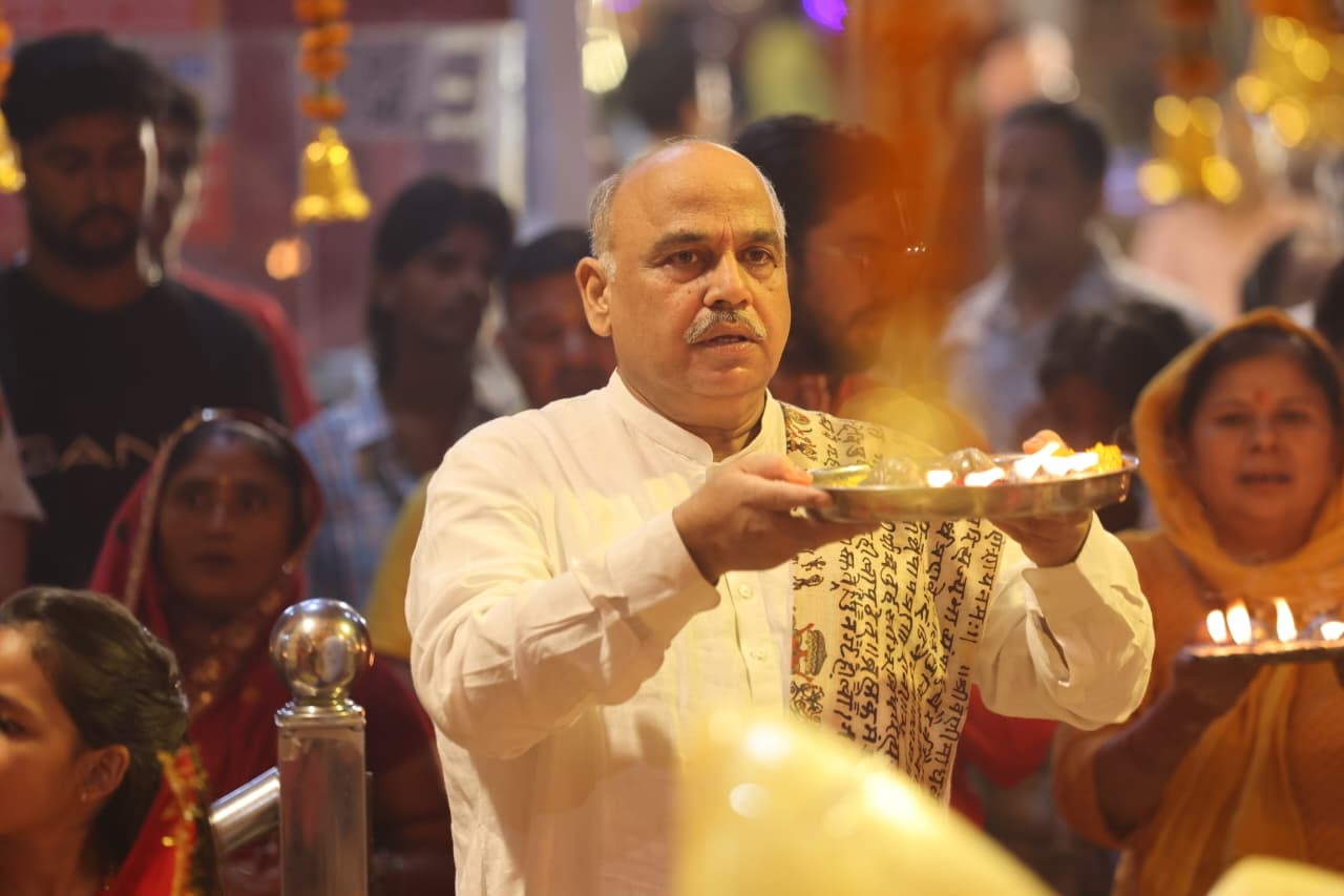 कुरुक्षेत्र। मां भद्रकाली के दिव्य दरबार में पुष्पों से सुशोभित षष्ठी कात्यायनी स्वरूप। संवाद