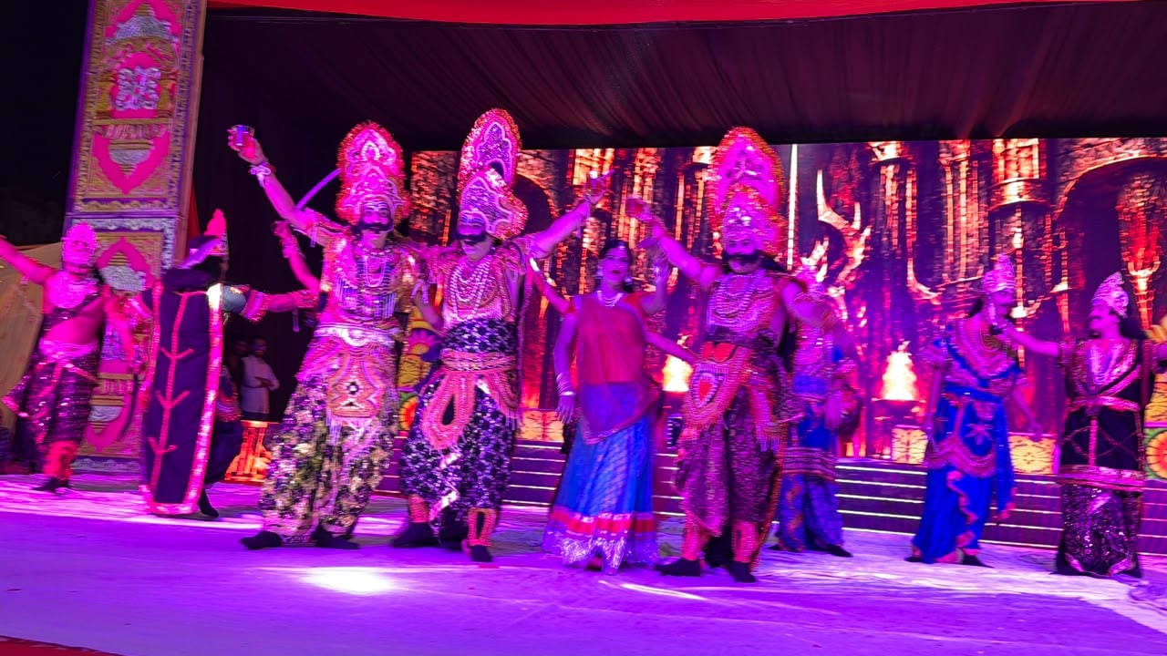 कृतिका गुजराती लुक वाली खबर के लिए कृतिका गुजराती लुक वाली खबर के लिए