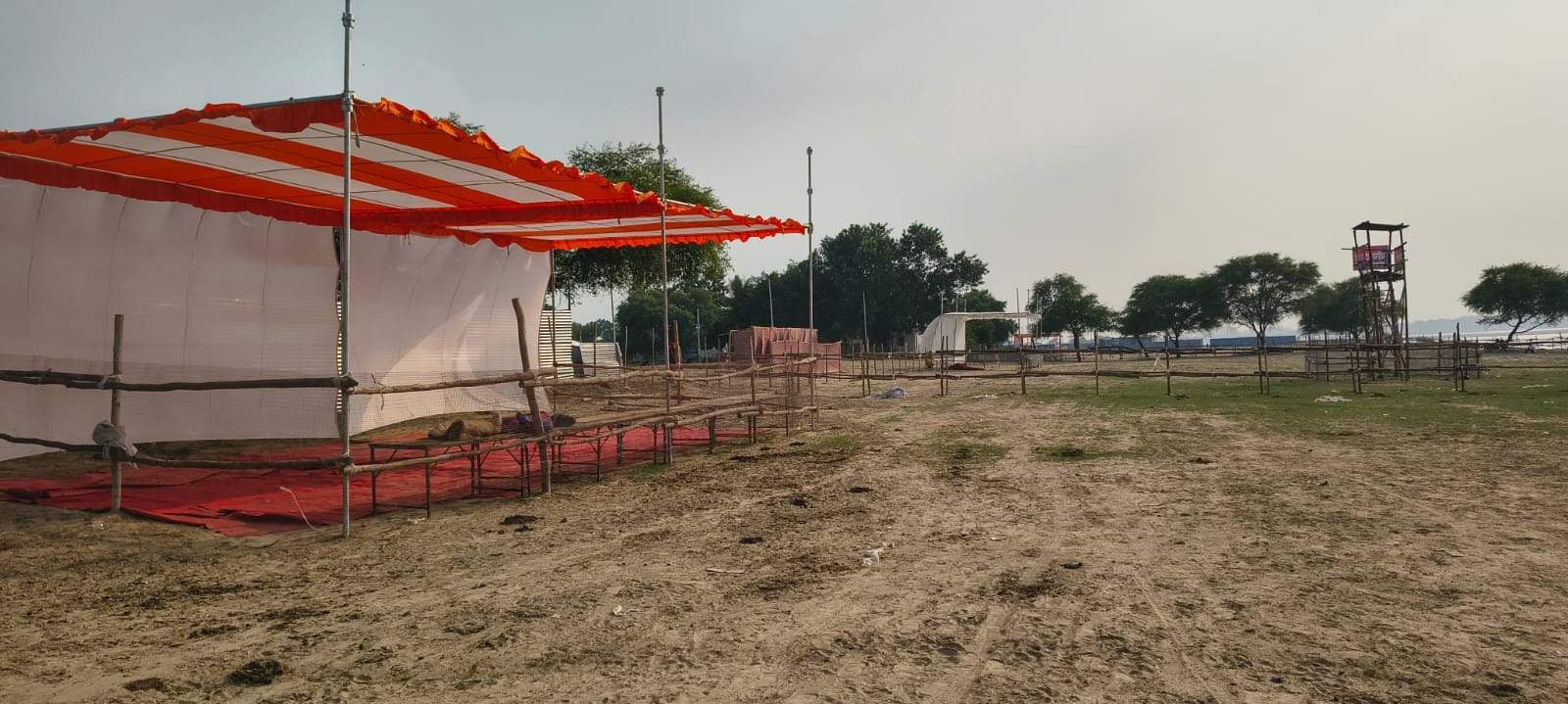 पड़ाव के बहादुरपुर में बना वॉच टावर। संवाद पड़ाव के बहादुरपुर में बना वॉच टावर। संवाद
