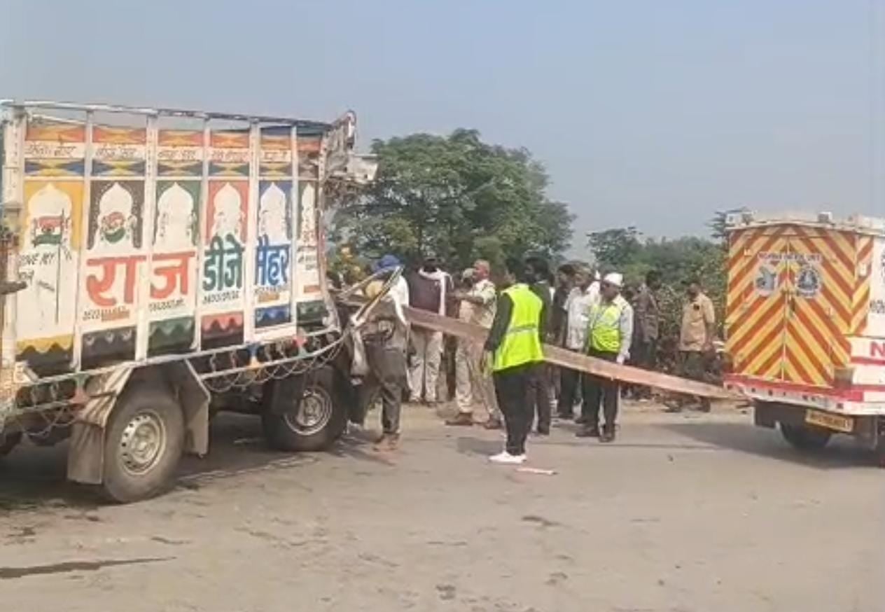 सड़क हादसे में दो की मौत