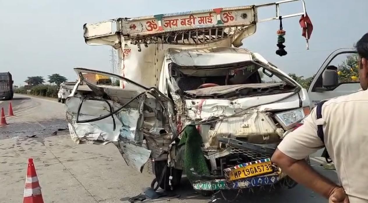 सड़क हादसे में दो की मौत