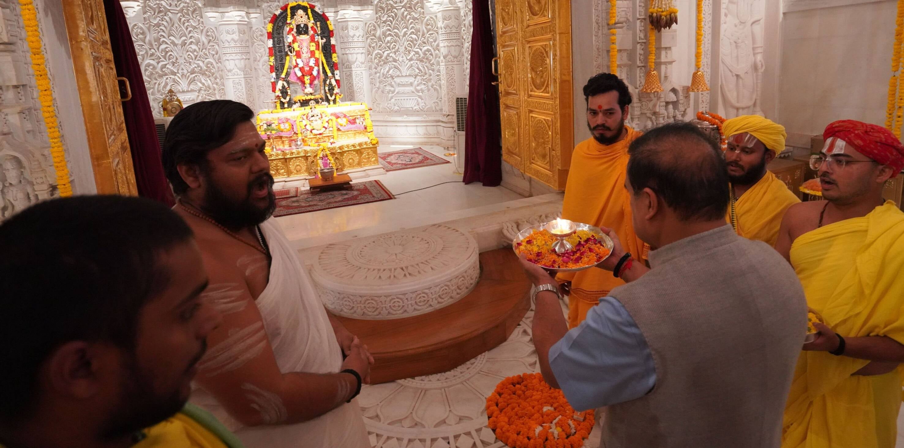 42-अयोध्या एयरपोर्ट पहुंचे असम के मुख्यमंत्री मुख्यमंत्री हिमंता बिस्वा सरमा।-संवाद 42-अयोध्या एयरपोर्ट पहुंचे असम के मुख्यमंत्री मुख्यमंत्री हिमंता बिस्वा सरमा।-संवाद