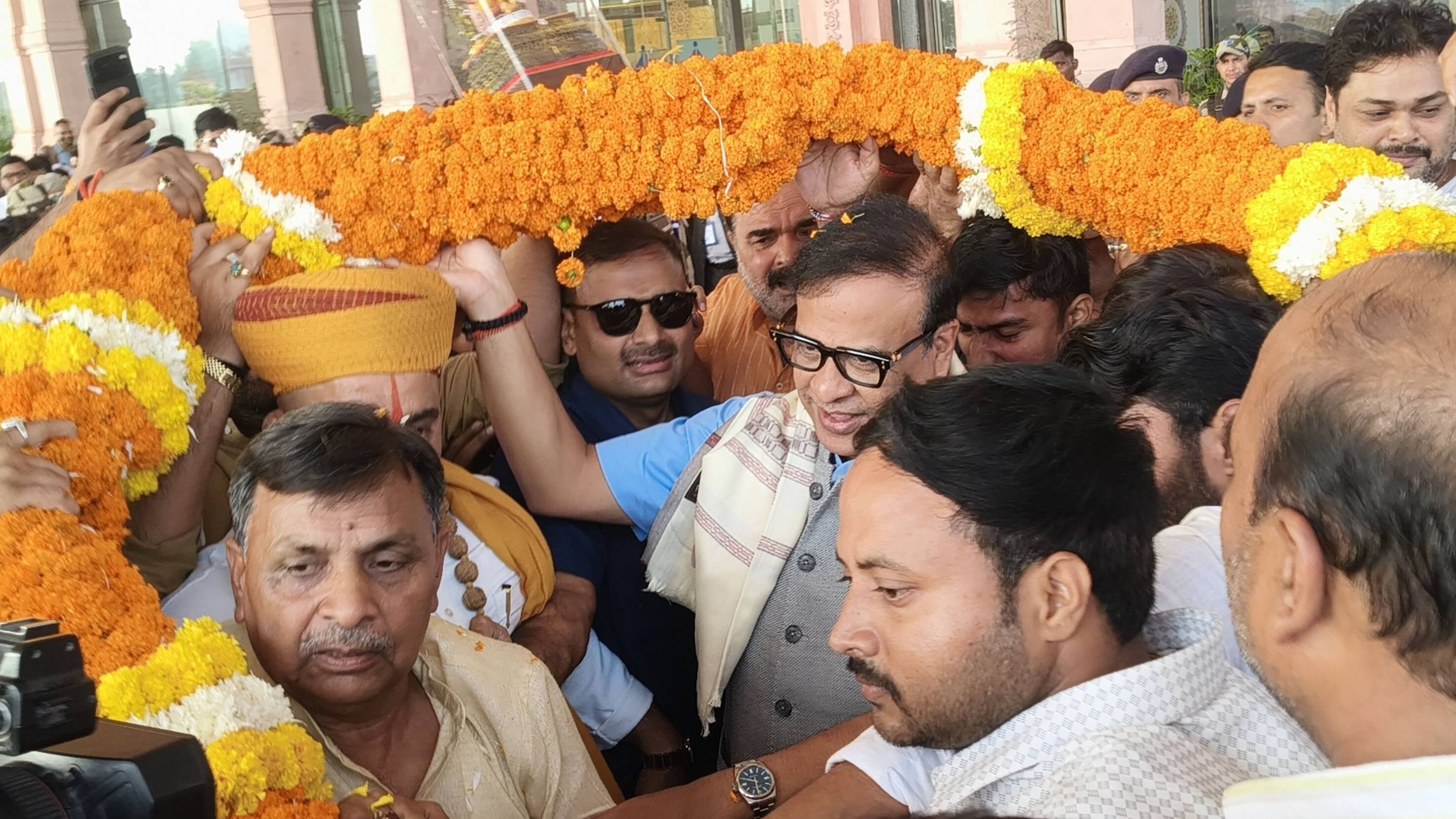 42-अयोध्या एयरपोर्ट पहुंचे असम के मुख्यमंत्री मुख्यमंत्री हिमंता बिस्वा सरमा।-संवाद 42-अयोध्या एयरपोर्ट पहुंचे असम के मुख्यमंत्री मुख्यमंत्री हिमंता बिस्वा सरमा।-संवाद