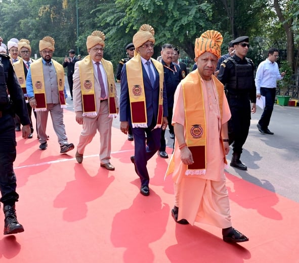 डॉ. राम मनोहर लोहिया राष्ट्रीय विधि विश्वविद्यालय में शामिल हुए मुख्यमंत्री योगी आदित्यनाथ, सर्