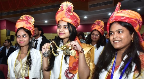 डॉ. राम मनोहर लोहिया राष्ट्रीय विधि विश्वविद्यालय में शामिल हुए मुख्यमंत्री योगी आदित्यनाथ, सर्