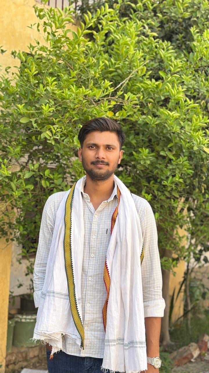 फोटो- 29 मतदान केंद्र का निरीक्षण करते डीएम। फोटो- 29 मतदान केंद्र का निरीक्षण करते डीएम।