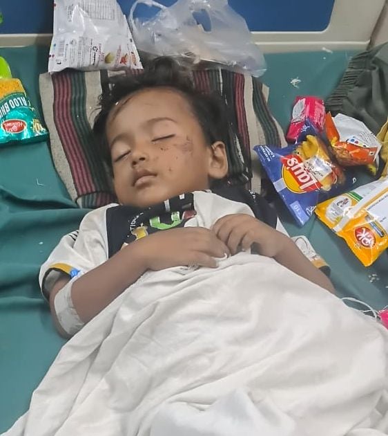 फोटो 43- सिढ़पुरा के गांव दहेली बुजुर्ग में पीड़ित परिवार को ढांढस बंधाने पहुंची पटियाली विधायक