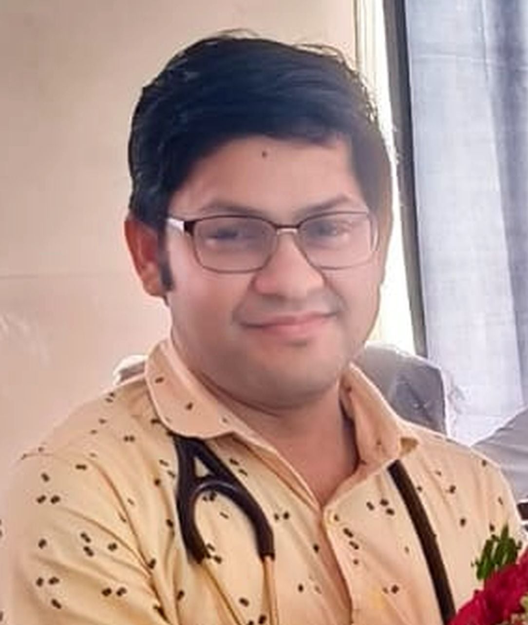फोटो-58-मेडिकल कॉलेज के रक्तकोष में प्लेटलेट्स निकालते टेक्नीशियन अकील खान और डॉ. दामिनी सिंह। फोटो-58-मेडिकल कॉलेज के रक्तकोष में प्लेटलेट्स निकालते टेक्नीशियन अकील खान और डॉ. दामिनी सिंह।