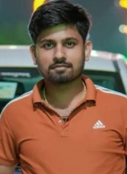 हादसे में उत्कर्ष की हुई मौत। पलटी पड़ी कार। हादसे में उत्कर्ष की हुई मौत। पलटी पड़ी कार।