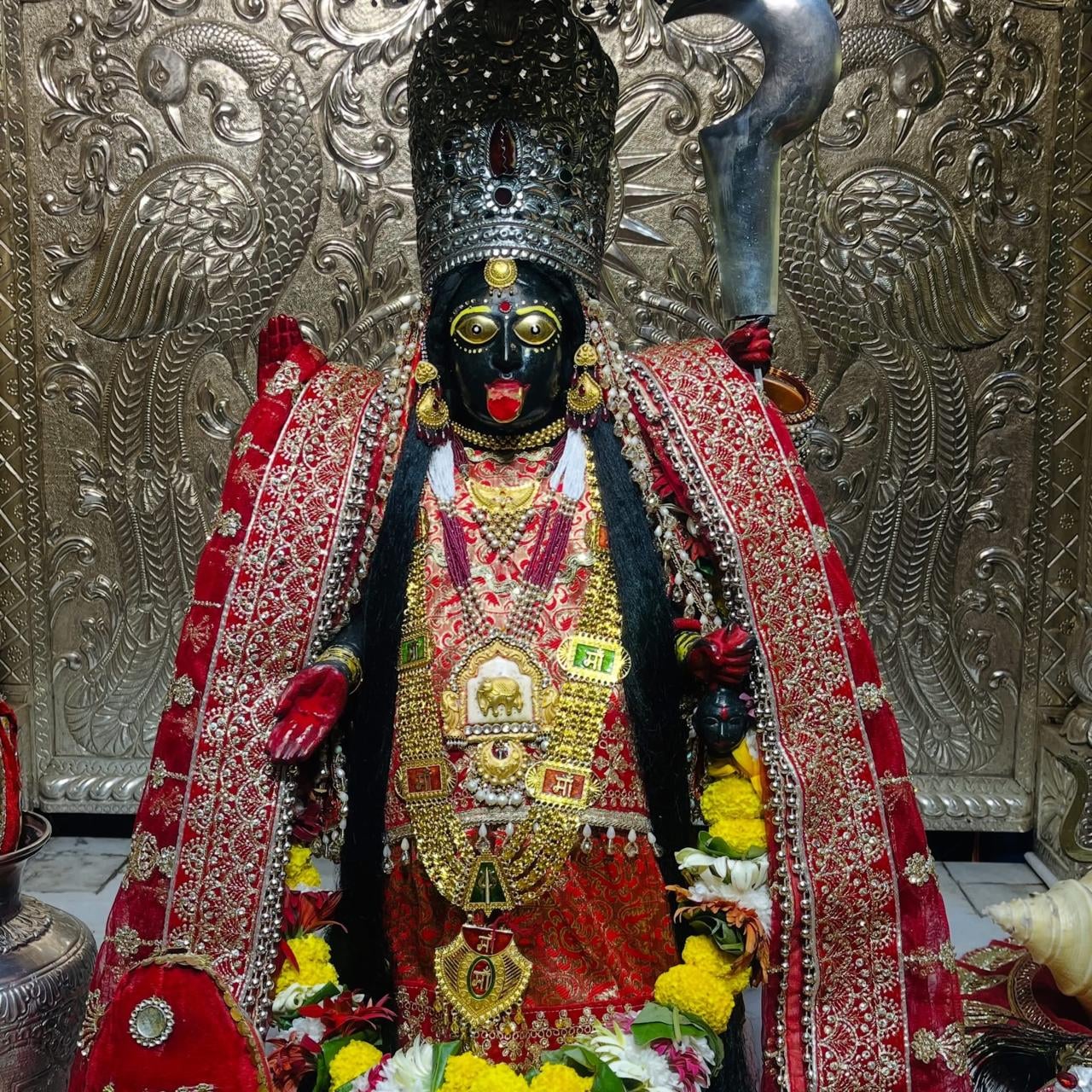कुरुक्षेत्र। शक्तिपीठ में मां भद्रकाली के दर्शन के लिए उमड़े श्रद्धालु। आयोजक