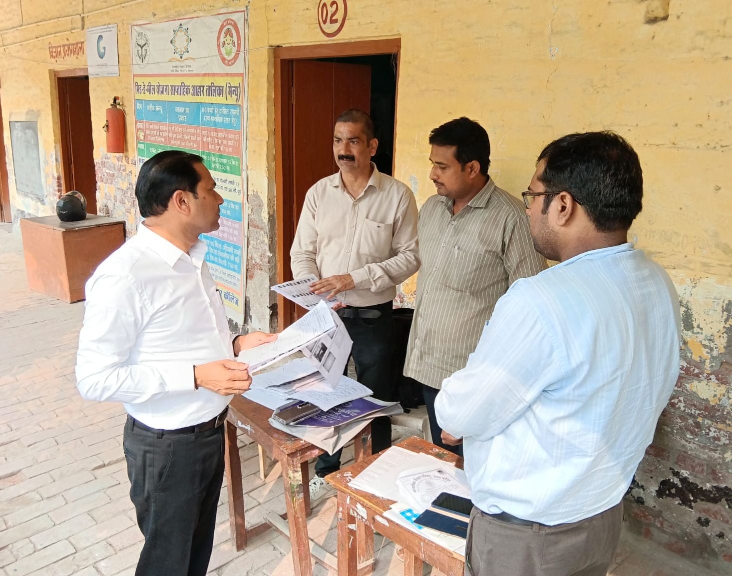 नगर पालिका परिषद पोलिंग बूथ में सन्नाटा। संवाद