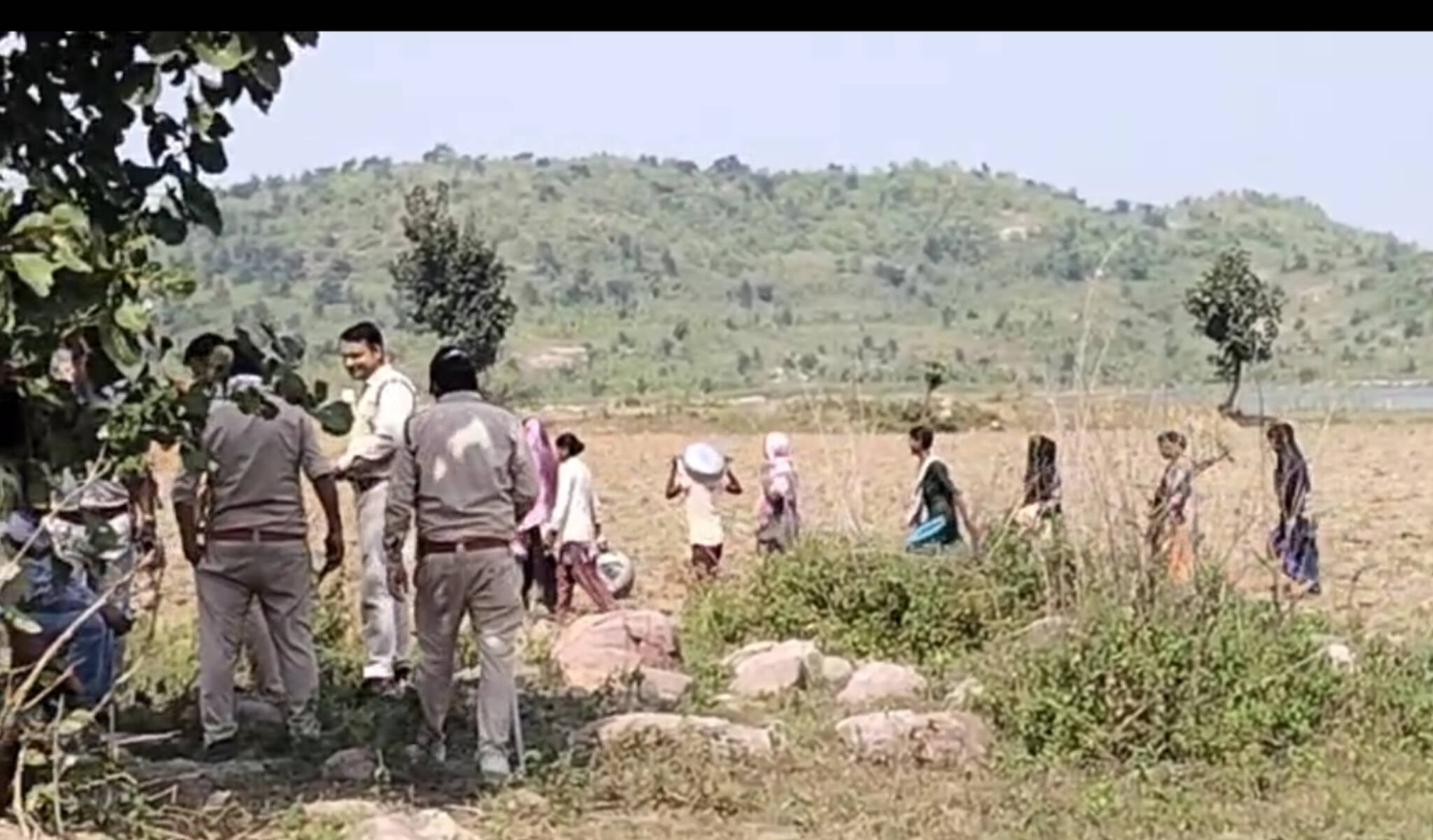 पन्ना में वन भूमि से कब्जा हटाने पहुंची टीम पर हमला, खूनी संघर्ष में 25 से अधिक ग्रामीण और 2 वन