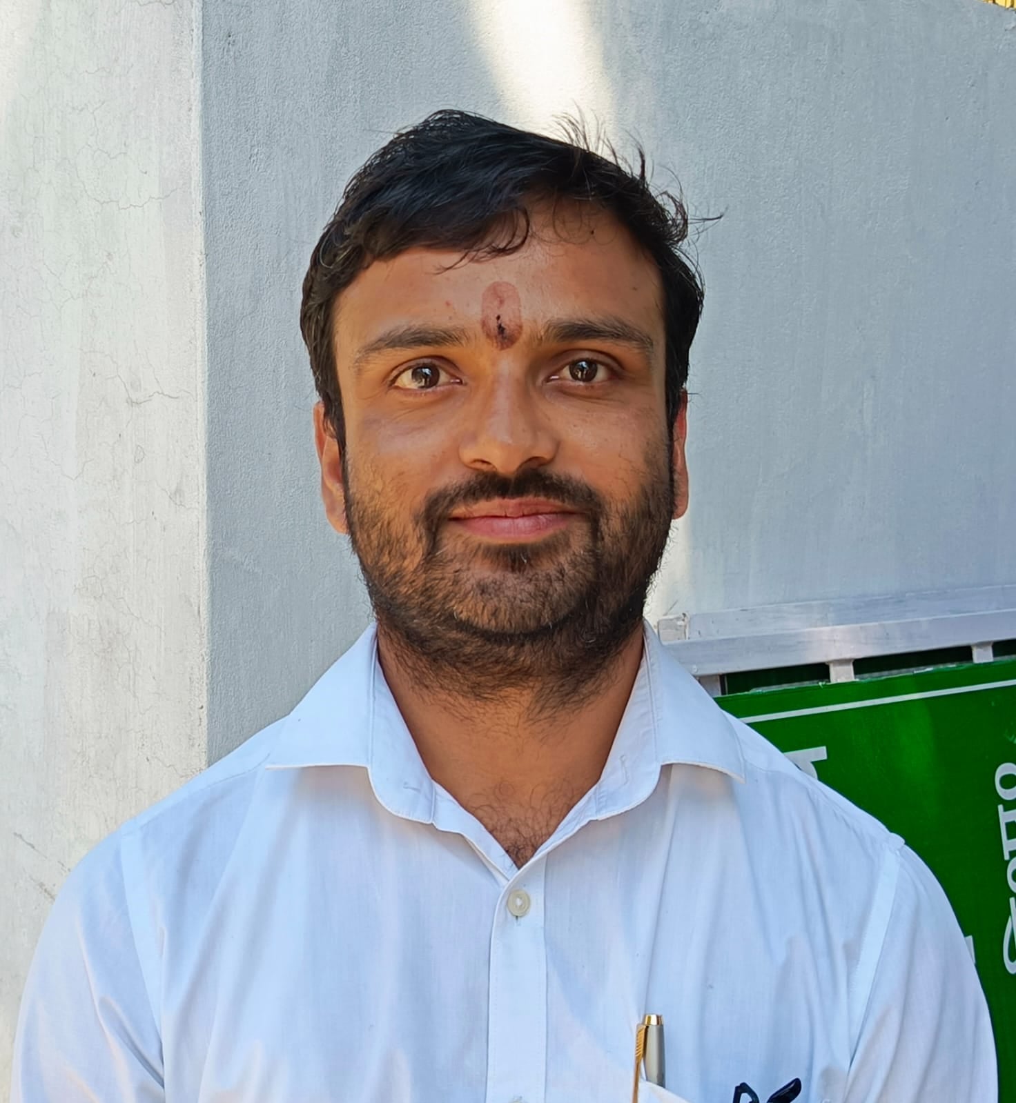 सोलन शहर के कन्या स्कूल में आयोजित अमर उजाला अतुल माहेश्वरी छात्रवृत्ति परीक्षा के दौरान मौजूद सोलन शहर के कन्या स्कूल में आयोजित अमर उजाला अतुल माहेश्वरी छात्रवृत्ति परीक्षा के दौरान मौजूद