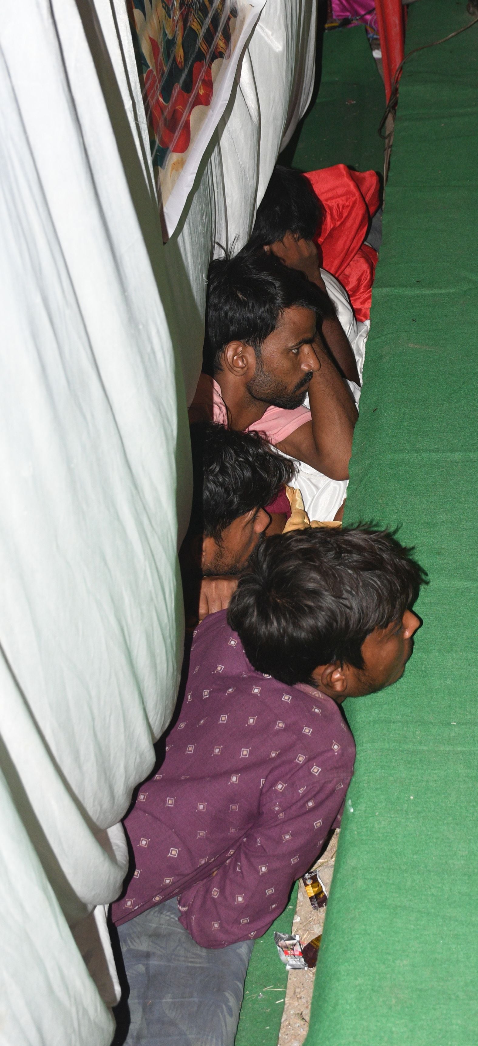 शहर में सजे दुर्गा पंडालों में आयोजित डांडिया, गरबा व धुनुचि नृत्य।