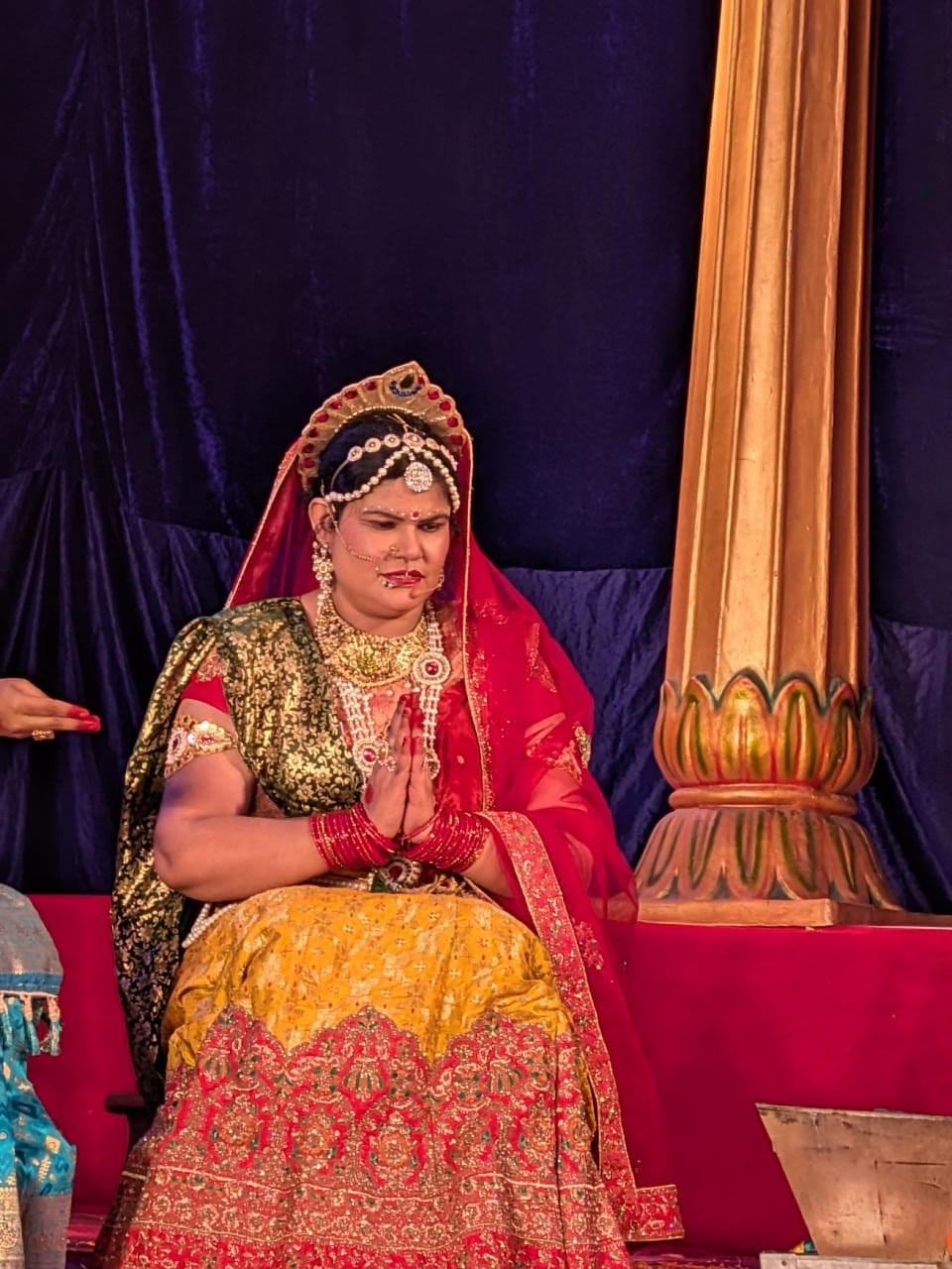 दिव्यांशी भारद्वाज, कक्षा नौवीं की छात्रा। सीता जी का रोल दिव्यांशी भारद्वाज, कक्षा नौवीं की छात्रा। सीता जी का रोल