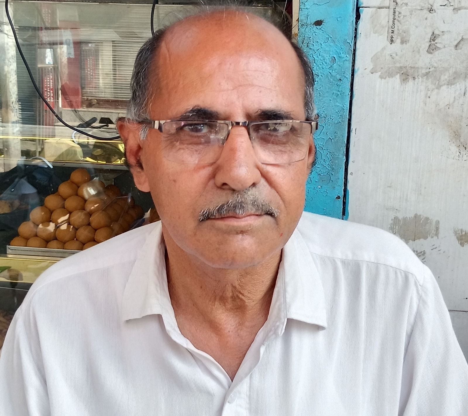 फोटो संख्या:61- सिनेमा रोड पर लगा जाम--संवाद फोटो संख्या:61- सिनेमा रोड पर लगा जाम--संवाद