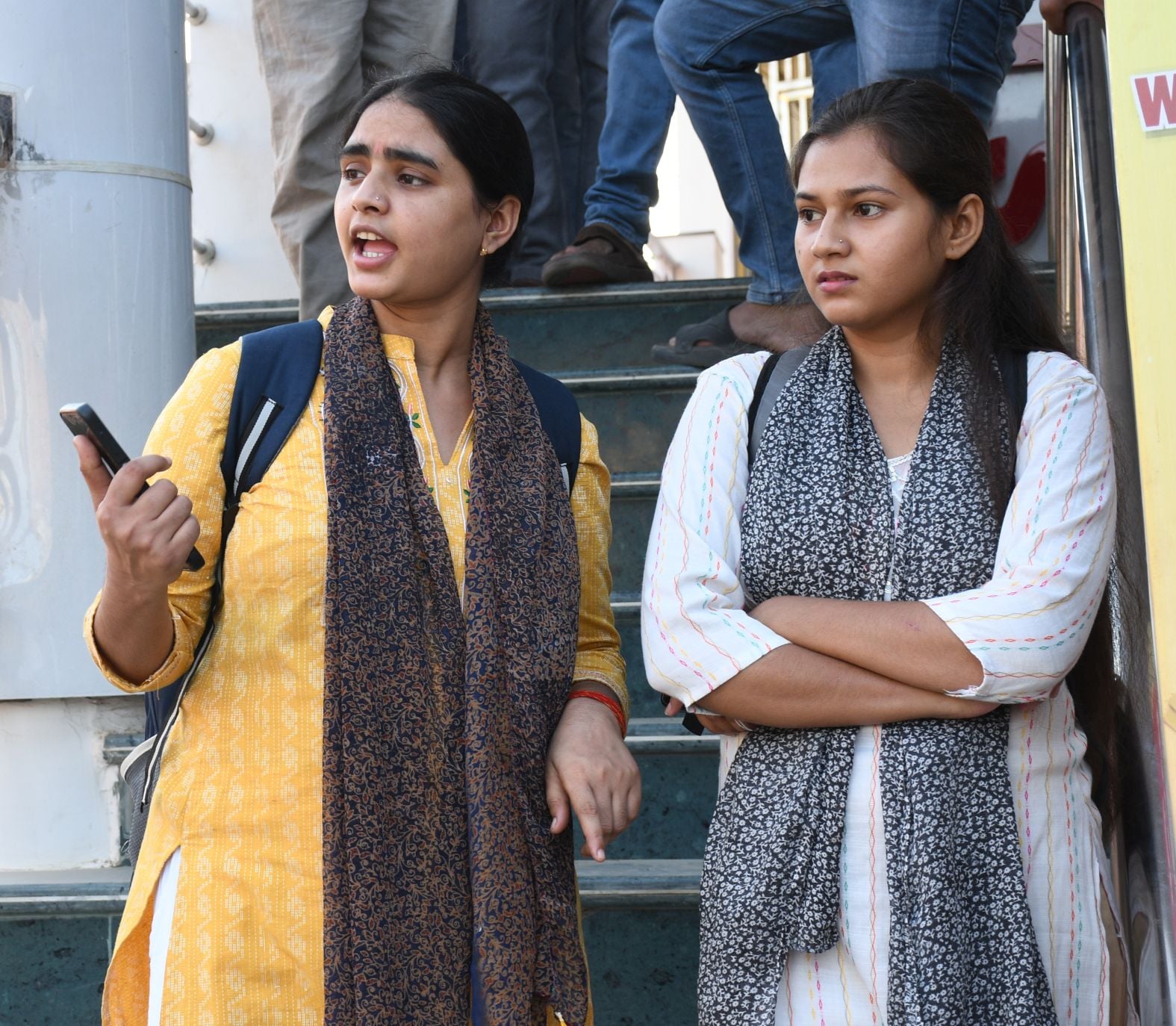 गोमतीनगर विस्तार के खरगापुर में रिहायशी इलाके में अवैध रूप से बनी दो मंजिला बिल्डिंग में लगी आग