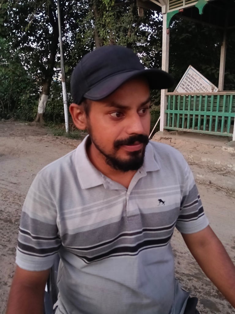 पुरुषोत्तम। पुरुषोत्तम।