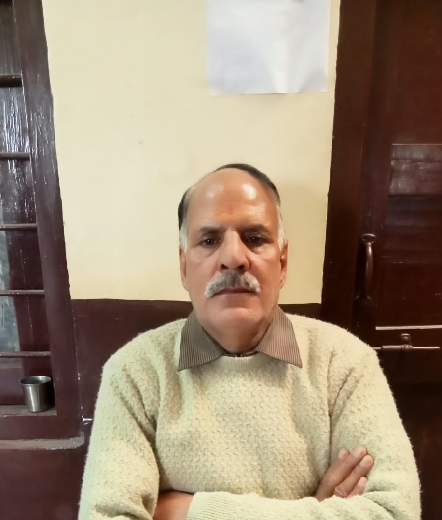 रामनवमी व दशहरे को लेकर दुकानों में खरीदारी करते लोग। संवाद। ग्राउंड रिपोर्ट रामनवमी व दशहरे को लेकर दुकानों में खरीदारी करते लोग। संवाद। ग्राउंड रिपोर्ट