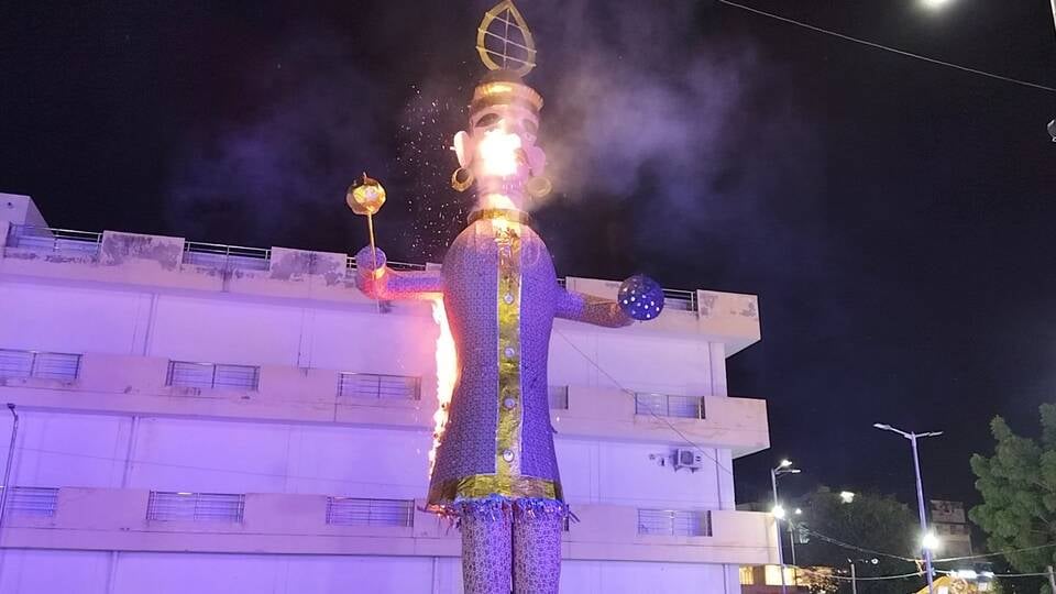 अजमेर में हुआ भव्य रावण दहन अजमेर में हुआ भव्य रावण दहन