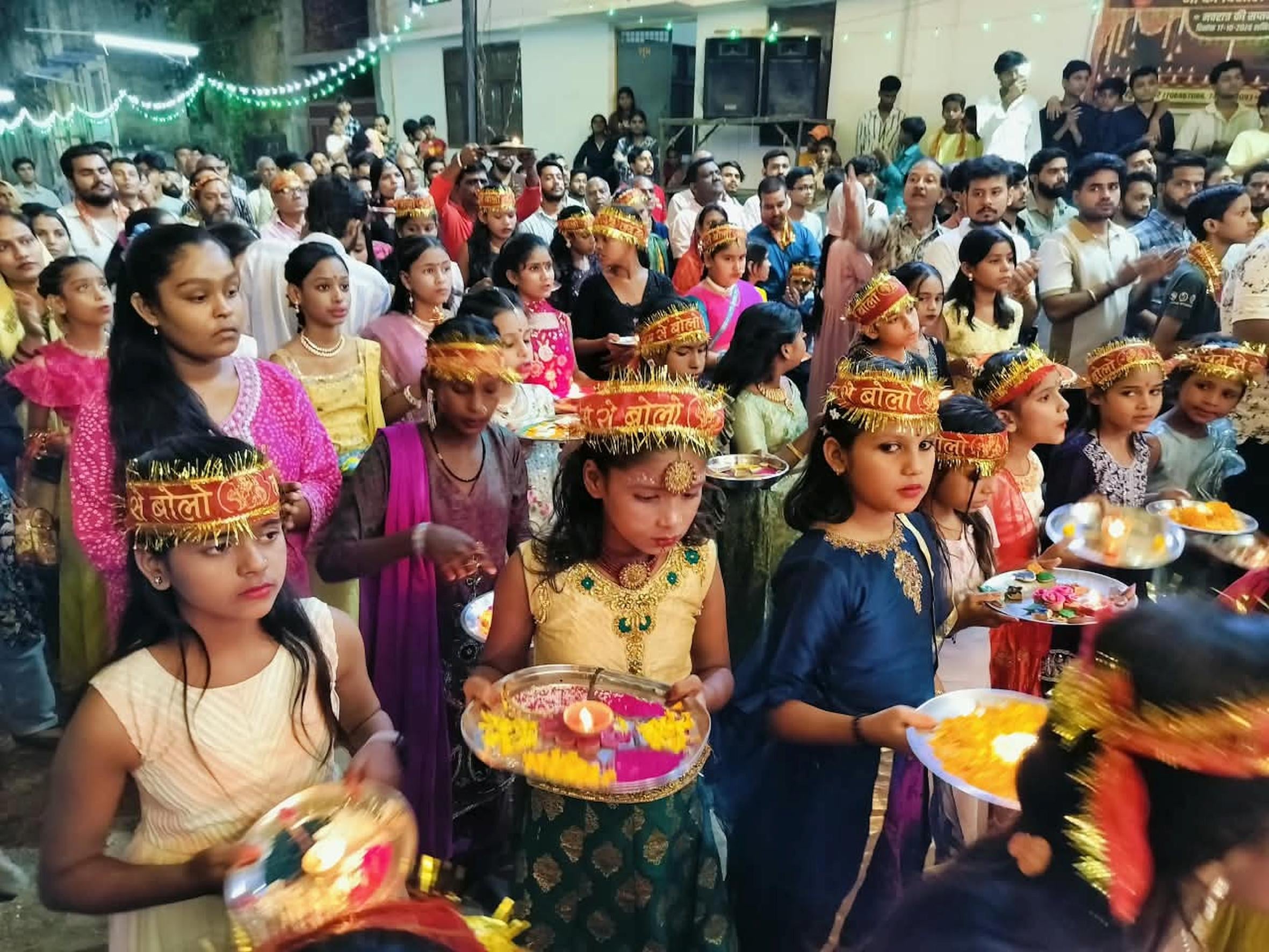अष्टमी पर आस्था की झलक। अष्टमी पर आस्था की झलक।