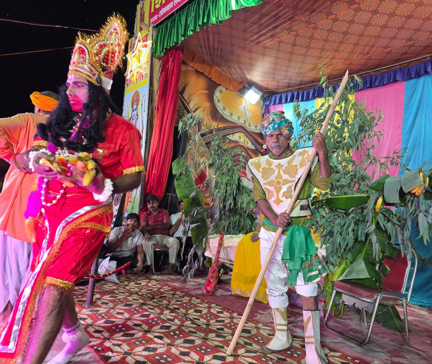 भगवान राम, माता सीता, लक्ष्मण, हनुमान और रावण की निकाली जा रही झांकी। संवाद