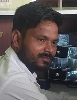भाई की मौत पर बिलखती बहन पिंकी। संवाद भाई की मौत पर बिलखती बहन पिंकी। संवाद