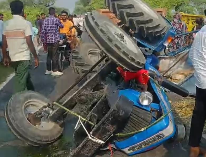 फोटो - 10 हादसे के बाद सीएचसी में भर्ती घायल। संवाद