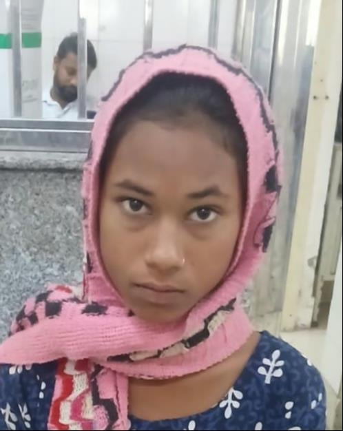 फोटो 13 - जिला अस्पताल में सर्पदंश से पीड़ित बालक का उपचार करते स्वास्थ्य कर्मी। स्रोत : संवाद फोटो 13 - जिला अस्पताल में सर्पदंश से पीड़ित बालक का उपचार करते स्वास्थ्य कर्मी। स्रोत : संवाद