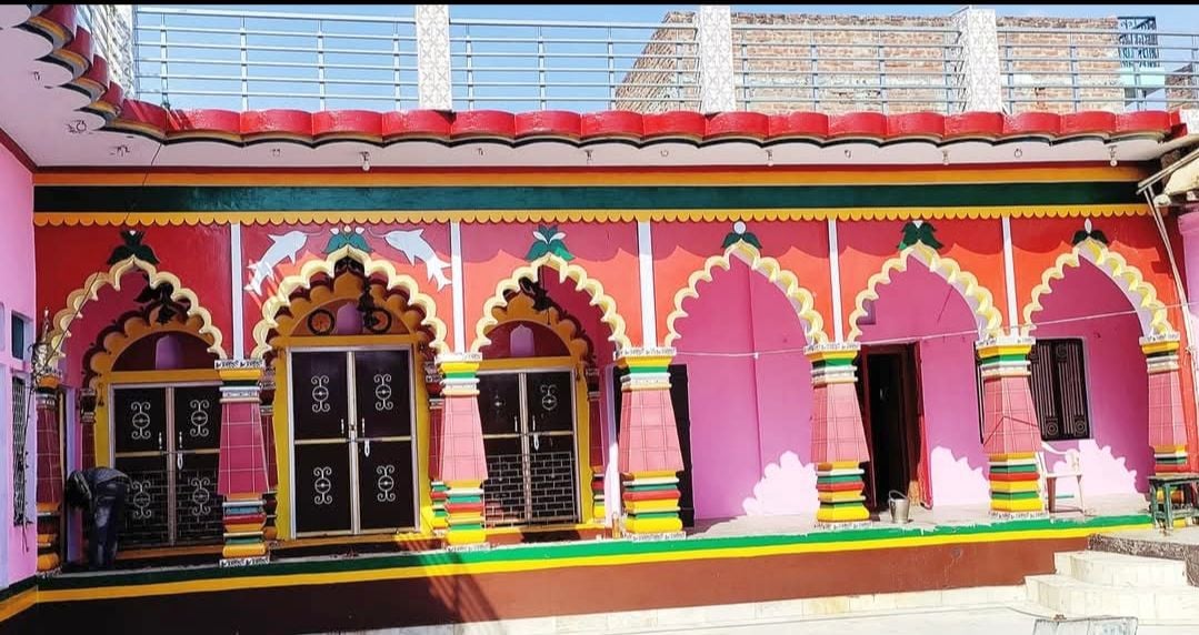 जलालाबाद में दुर्गा मूर्ति विसर्जन यात्रा में शामिल श्रद्धालु। संवाद 