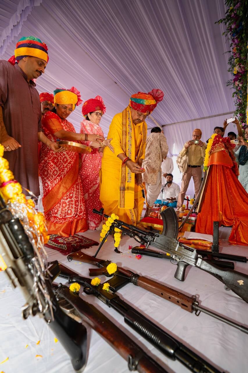 कार्यक्रम में पूजन करते हुए जनप्रतिनिधि कार्यक्रम में पूजन करते हुए जनप्रतिनिधि