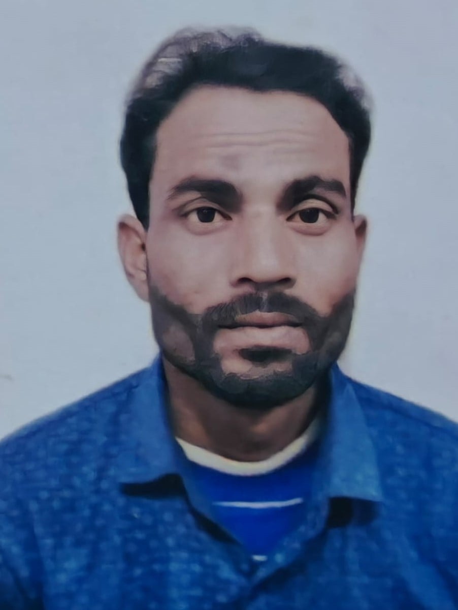 मीरानपुर कटरा के मोहल्ला तहबरगंज में रविवार रात भिड़े दो पक्ष। स्रोत: वीडियो ग्रेब