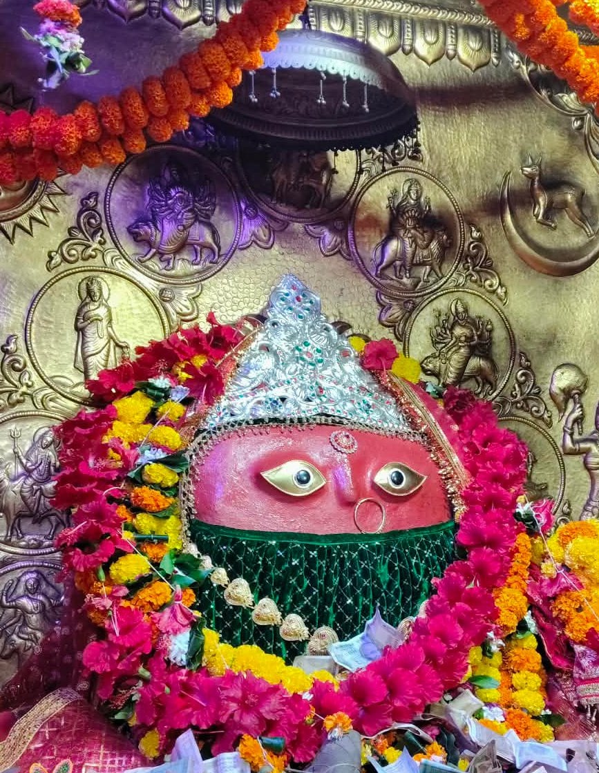 नवरात्र नवमी पर मां बेल्हा देवी का हुआ भव्य श्रृंगार। संवाद नवरात्र नवमी पर मां बेल्हा देवी का हुआ भव्य श्रृंगार। संवाद