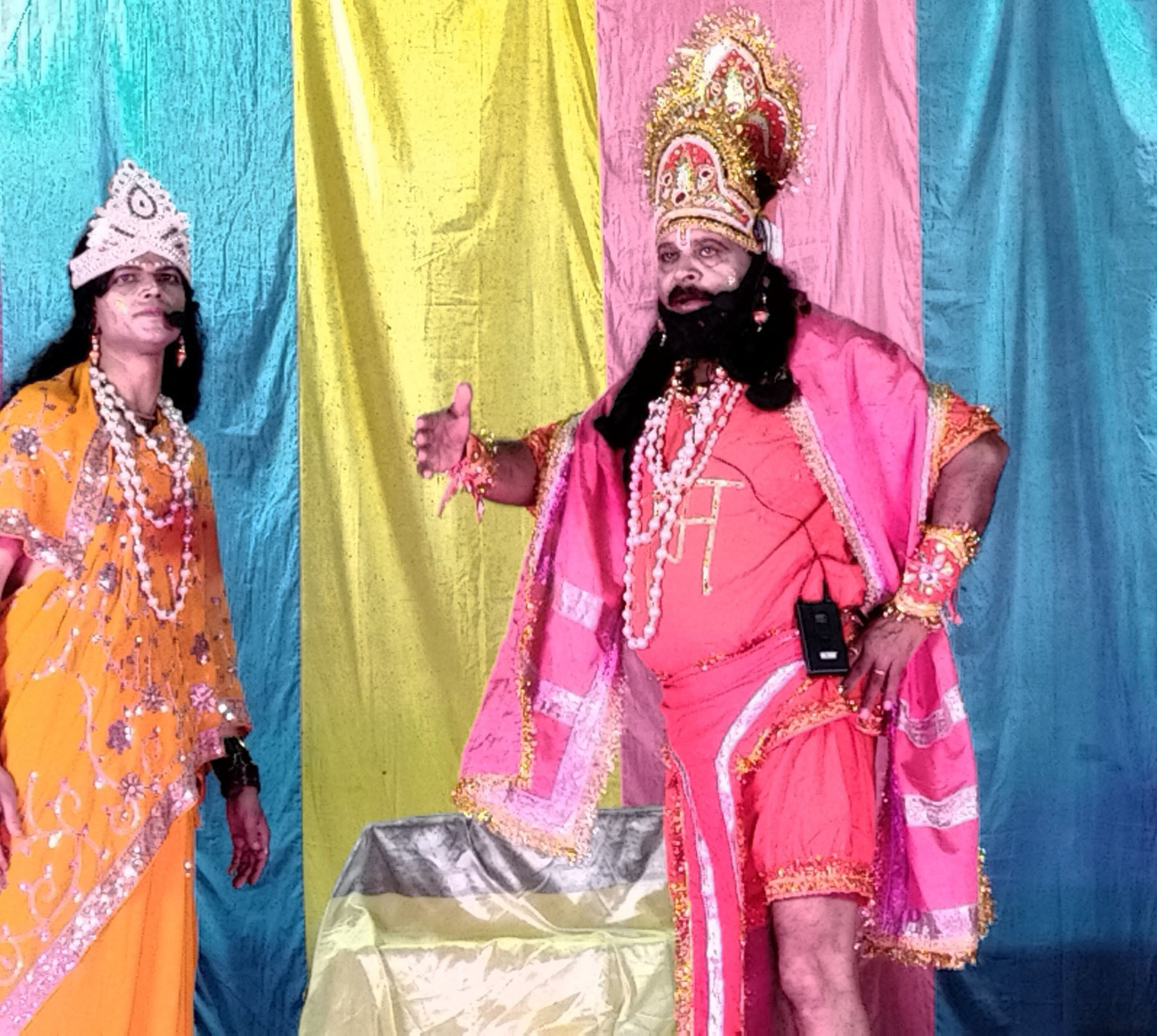 रोल का अभ्यास करते वीर बजरंग बली हनुमान का किरदार निभाने वालेे नरेंद्र सूर्यवंशी। संवाद रोल का अभ्यास करते वीर बजरंग बली हनुमान का किरदार निभाने वालेे नरेंद्र सूर्यवंशी। संवाद